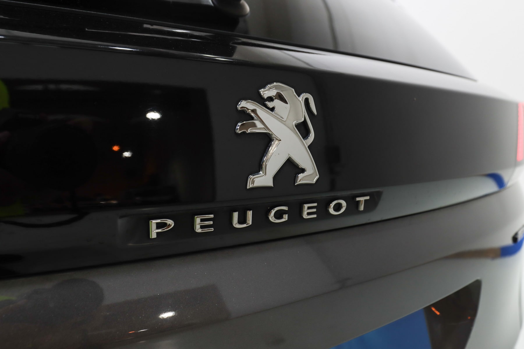Restyling Peugeot 3008: nueva imagen del SUV 4X4 compacto