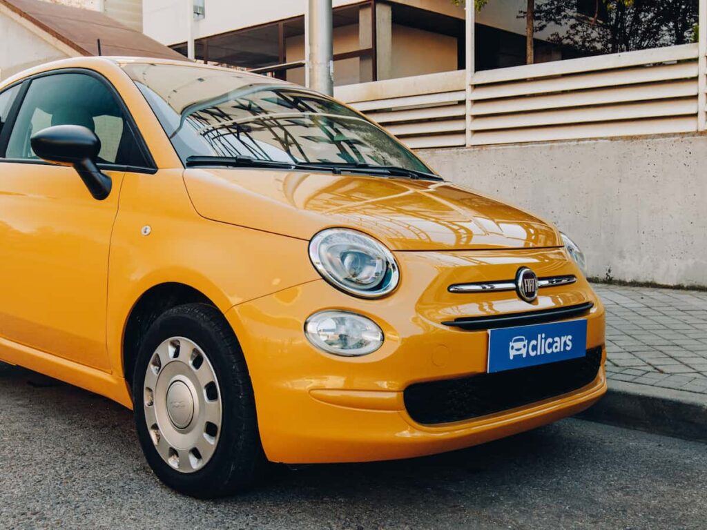 Cuántos espejos retrovisores tiene que llevar como minimo un coche